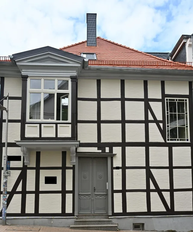 Fachwerkhaus nach der fachgerechten Neueindeckung des Daches