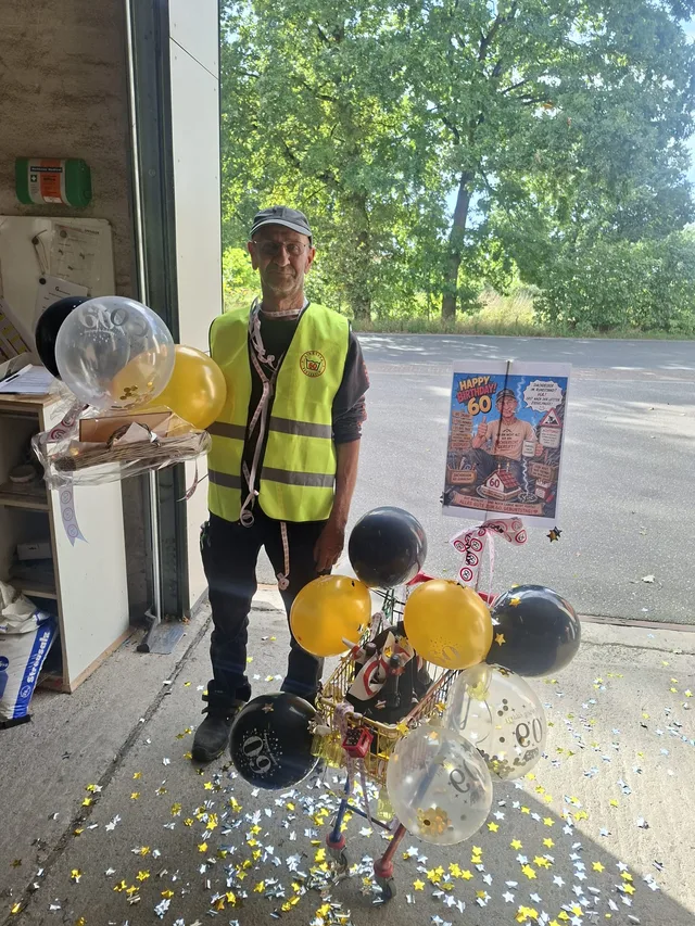 Ralf vom Dachdecker-Meisterbetrieb Thormählen feiert seinen 60. Geburtstag.