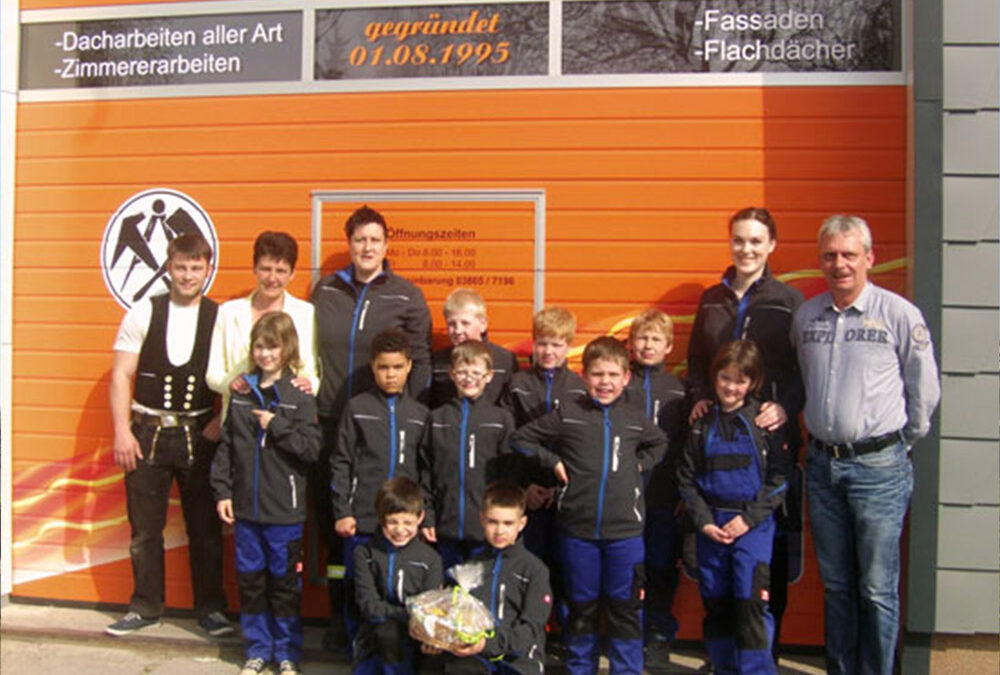 Dachdeckerfirma Rainer Thormählen lässt Floriangruppe nicht im Regen stehen