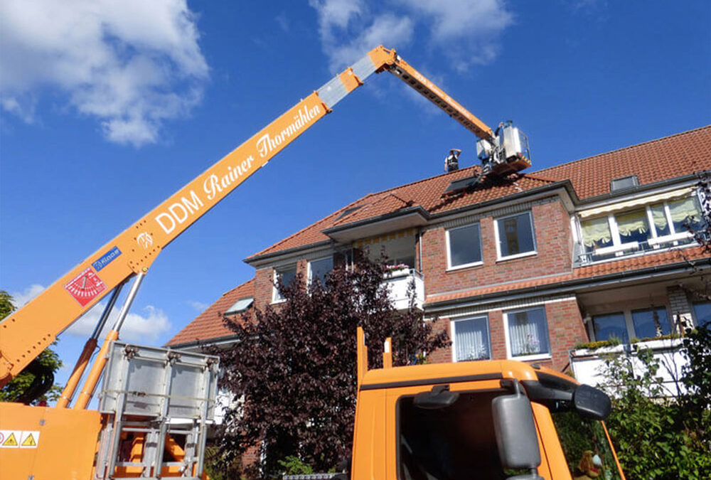 Dachausbau, Neueindeckung, Energieeffizienz: Dachdecker in Parchim für Facharbeiten in der Höhe